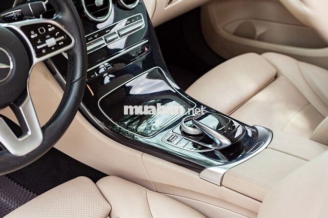 Mercedes-Benz C180 2020 56000 km