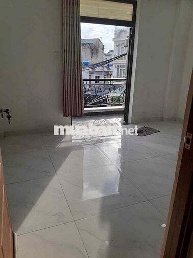 Miễn phí dịch vụ,nước tháng đầu tiên.