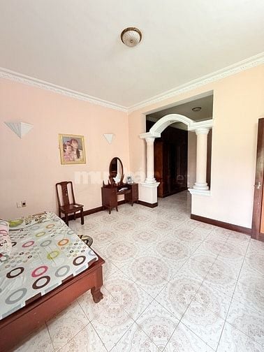 VIP Biệt thự Cộng Hoà, 240m2 sân vườn 3 Tầng, ngay CV Hoàng Văn Thụ TB