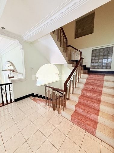 VIP Biệt thự Cộng Hoà, 240m2 sân vườn 3 Tầng, ngay CV Hoàng Văn Thụ TB