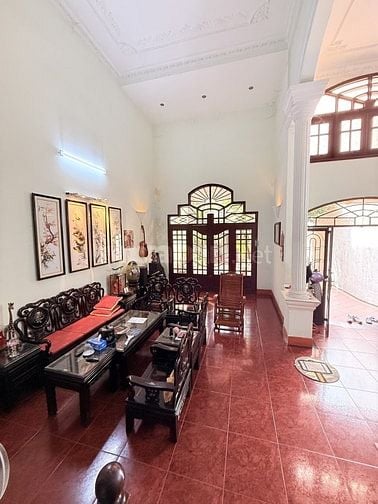 VIP Biệt thự Cộng Hoà, 240m2 sân vườn 3 Tầng, ngay CV Hoàng Văn Thụ TB