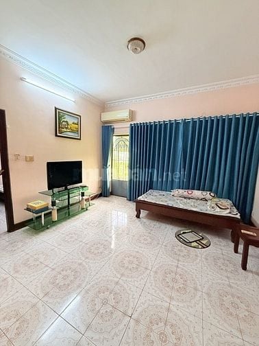 VIP Biệt thự Cộng Hoà, 240m2 sân vườn 3 Tầng, ngay CV Hoàng Văn Thụ TB