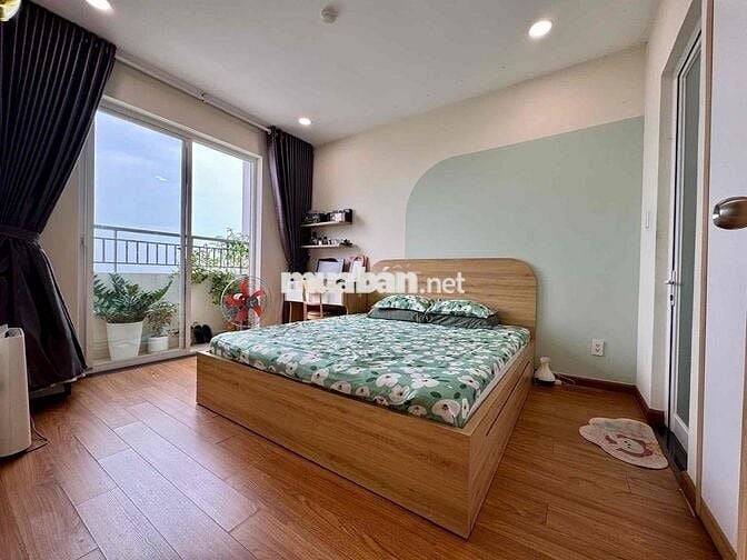 Chuyển nhà mới bán căn 2pn 2wc full nội thất, ban công ĐN cc Dreamhome