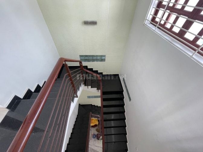 Biệt Thự Khu Tên Lửa dt 270m2, nhà 3 tầng(5PN + 4WC) giá 47tr/tháng