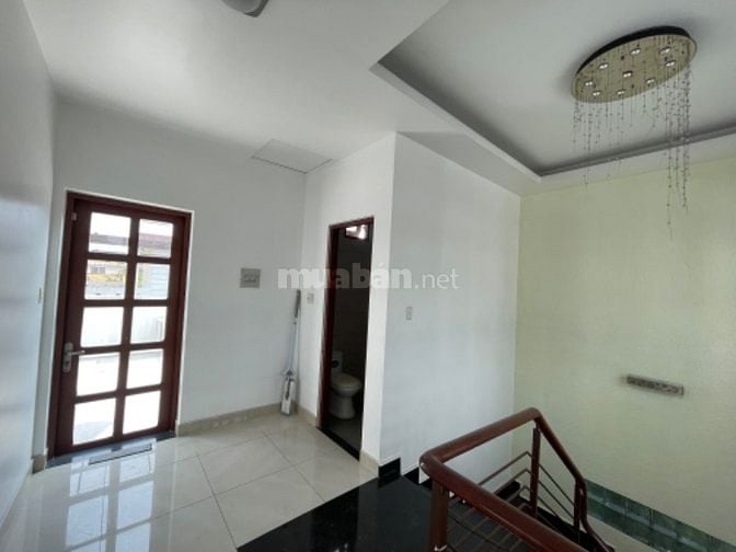 Biệt Thự Khu Tên Lửa dt 270m2, nhà 3 tầng(5PN + 4WC) giá 47tr/tháng