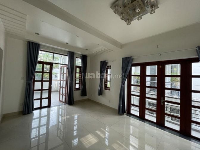 Biệt Thự Khu Tên Lửa dt 270m2, nhà 3 tầng(5PN + 4WC) giá 47tr/tháng