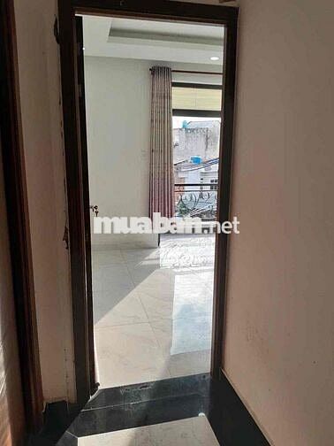 Miễn phí dịch vụ,nước tháng đầu tiên.