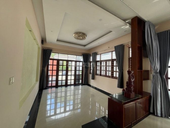 Biệt Thự Khu Tên Lửa dt 270m2, nhà 3 tầng(5PN + 4WC) giá 47tr/tháng