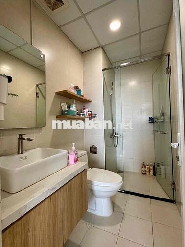 Chuyển nhà mới bán căn 2pn 2wc full nội thất, ban công ĐN cc Dreamhome