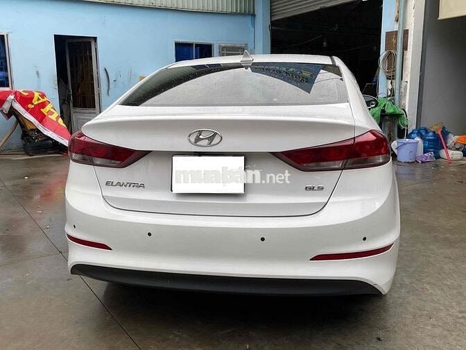 Hyundai Elantra 2018 2.0 AT - 70000 km