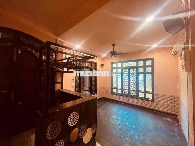 [Đang trống] MẶT BẰNG KINH DOANH Q1 - 150m2 - Nguyễn Thị Minh Khai