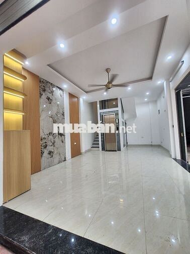 ✨ Thang máy xịn – 5 tầng sừng sững – Đẹp không tì vết! ✨