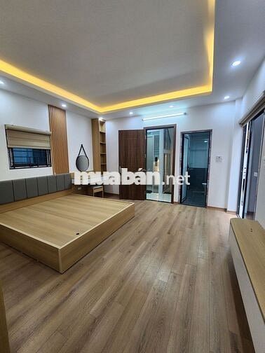 ✨ Thang máy xịn – 5 tầng sừng sững – Đẹp không tì vết! ✨