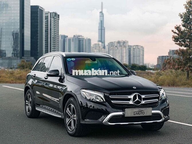 Mercedes GLC200 ĐKLĐ 2019 - Đen Kem - chất xe đẹp