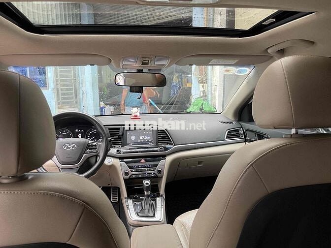 Hyundai Elantra 2018 2.0 AT - 70000 km
