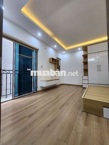 ✨ Thang máy xịn – 5 tầng sừng sững – Đẹp không tì vết! ✨