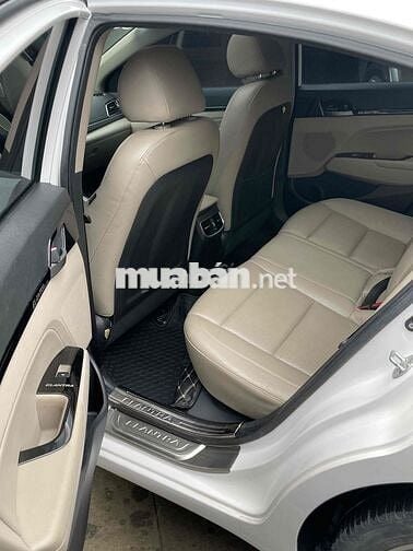 Hyundai Elantra 2018 2.0 AT - 70000 km