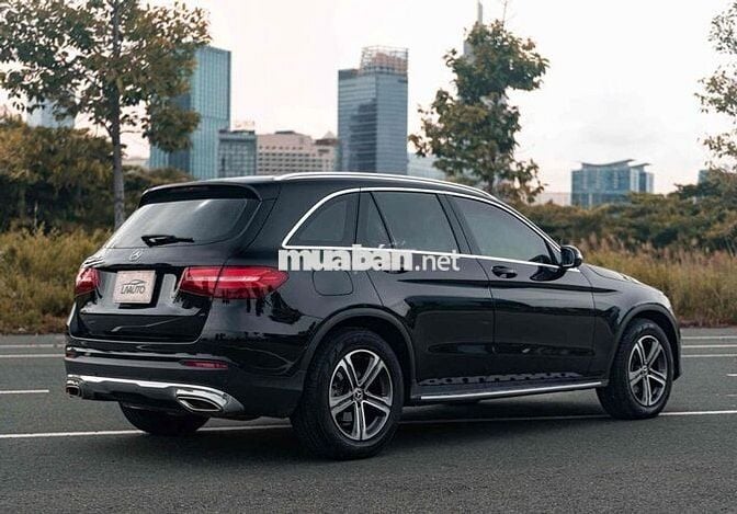 Mercedes GLC200 ĐKLĐ 2019 - Đen Kem - chất xe đẹp