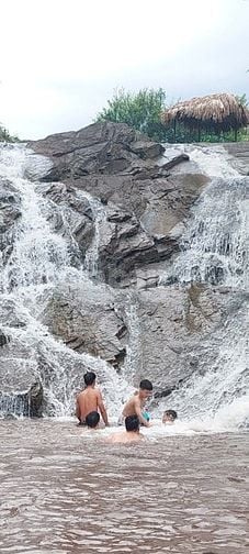 CN homestay, nhà hàng sẵnkinh doanh 3ha bám suối thác cựcđẹp Hòa Bình