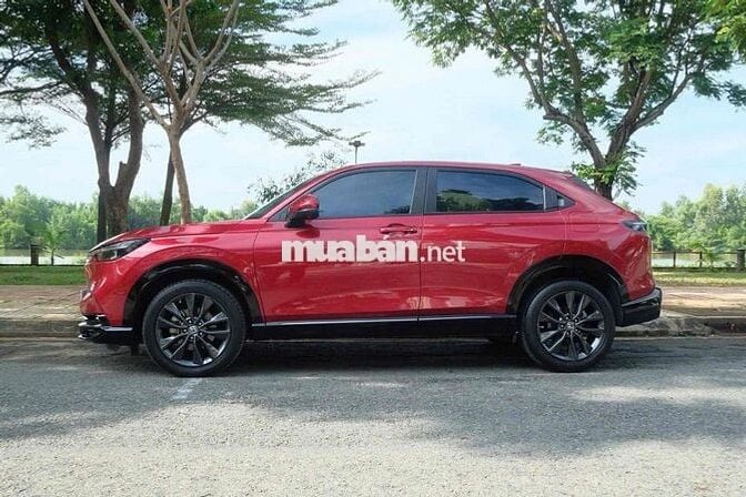 HRV 2022 RS Đỏ-29000 km, Xe lên rất nhiều phụ kien