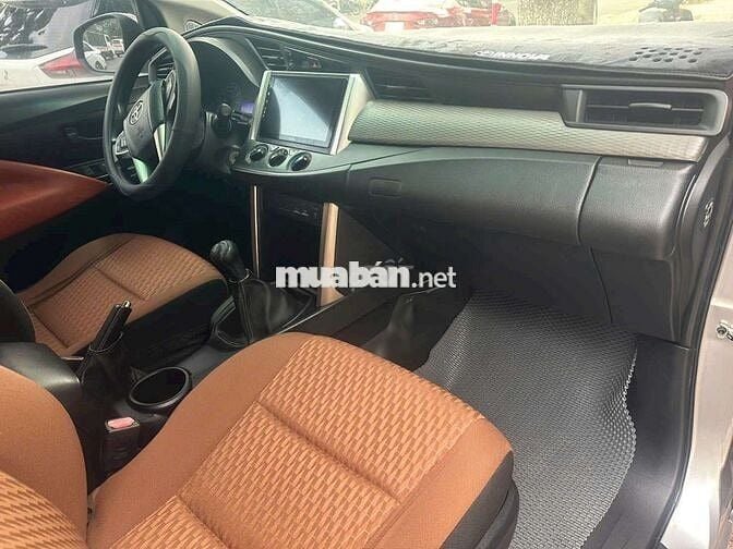 Innova 2019 2.0E - 105000 km