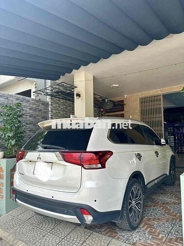 Xe gia đình đang đi cần bán