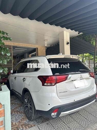 Xe gia đình đang đi cần bán