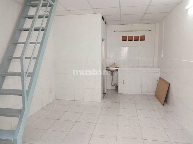 NHÀ QUỐC LỘ 50 BÌNH CHÁNH GẦN ÁO CƯỚI KIM HOÀNG khu hiện hữu ko qh 