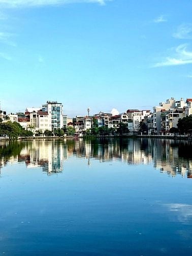 BỒ ĐỀ–100% NHÀ DÂN XÂY KIÊN CỐ – Ô TÔ ĐỖ CỬA – 2 MẶT NGÕ – GẦN HỒ 