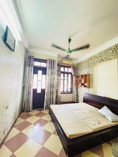 BỒ ĐỀ–100% NHÀ DÂN XÂY KIÊN CỐ – Ô TÔ ĐỖ CỬA – 2 MẶT NGÕ – GẦN HỒ 