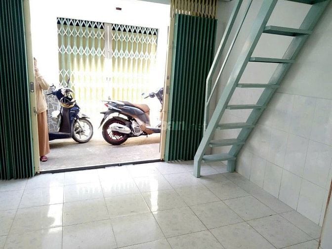 NHÀ QUỐC LỘ 50 BÌNH CHÁNH GẦN ÁO CƯỚI KIM HOÀNG khu hiện hữu ko qh 