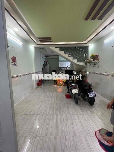 kẹt tiền cần bán căn nhà 4x10 1 trện 1 lầu