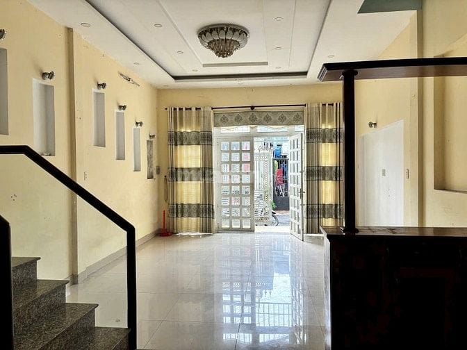 Bán nhà đường số 385 Lê Văn Việt , Quận 9 _ 4PN , Hướng Đông Nam