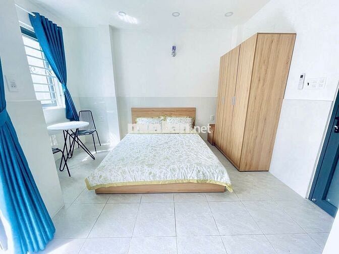 Cho thuê phòng 35m2 Full NT Ban công thoáng Thích Quảng Đức gần Q1, Q3