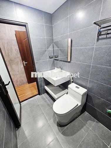 CẦN BÁN NHÀ THẠCH BÀN LONG BIÊN HÀ NỘI.