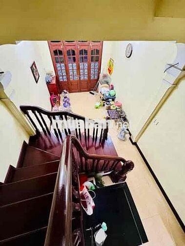 CĂN NHÀ HIẾM CÓ TRONG NGÕ - ngõ to như phố Ngọc Lâm - Long Biên .