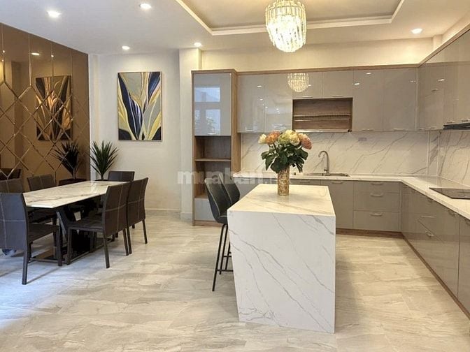 Bán nhà đường Lê Thị Riêng Q.1 - 110m2 - 4 tầng - 5pn 6wc - giá 25 tỷ