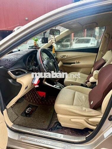 Toyota Vios Sedan 2020 màu vàng cát