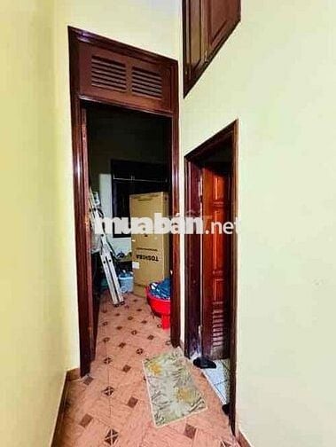 CĂN NHÀ HIẾM CÓ TRONG NGÕ - ngõ to như phố Ngọc Lâm - Long Biên .