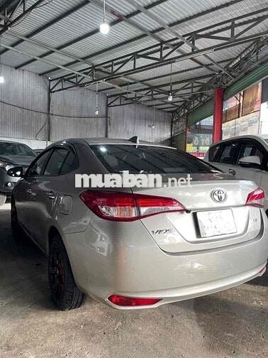 Toyota Vios Sedan 2020 màu vàng cát