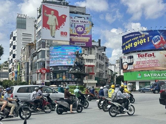 Bán nhà đường Lê Thị Riêng Q.1 - 110m2 - 4 tầng - 5pn 6wc - giá 25 tỷ