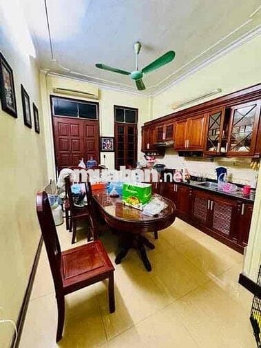 CĂN NHÀ HIẾM CÓ TRONG NGÕ - ngõ to như phố Ngọc Lâm - Long Biên .