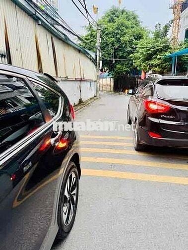 CĂN NHÀ HIẾM CÓ TRONG NGÕ - ngõ to như phố Ngọc Lâm - Long Biên .