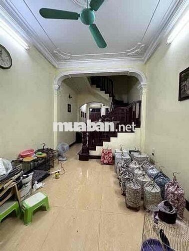 CĂN NHÀ HIẾM CÓ TRONG NGÕ - ngõ to như phố Ngọc Lâm - Long Biên .