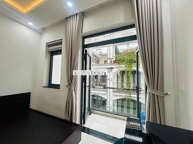 CĂN HỘ SIÊU THOÁNG FULL NỘI THẤT BANCOL NGAY GIỮA BTHANH PNHUAN TBINH