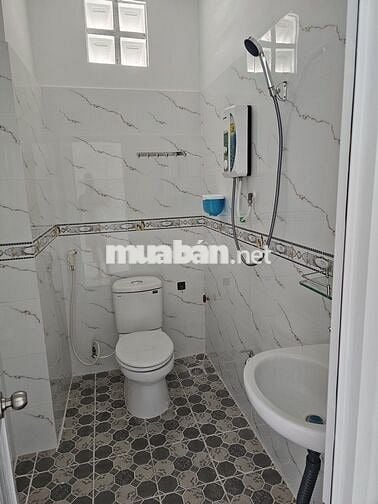 Cho thuê nhà nguyên căn, 3 phòng ngủ, diện tích 195m2, q.Bình Tân