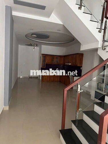 4,2x22m có sân ô tô 2pn 2 máy lạnh Huỳnh Thị Hai