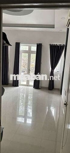 4,2x22m có sân ô tô 2pn 2 máy lạnh Huỳnh Thị Hai