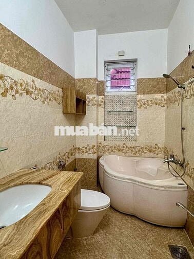 Bán Nhà 5 Tầng Trần Bình Trọng Nha Trang Hướng Đông Nam