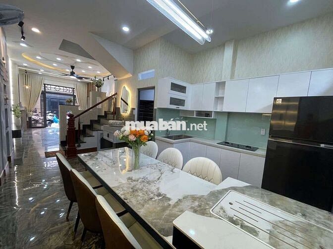 430/6 nguyễn thị thập q7.dt.4x18m 2 lầu 3 phòng